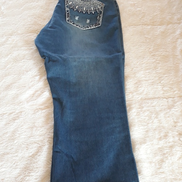 Capris - Picture 2 of 2